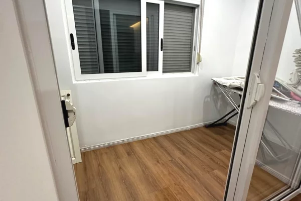 Shtepi me qera Apartament ne Tirane, 1+1, Mobilimi E mobiluar, Pagesa 500  Euro.