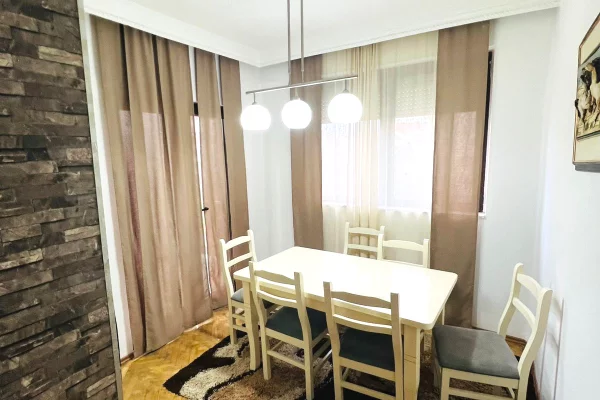 Appartamento in affitto a Tirana 3+1, Arredato