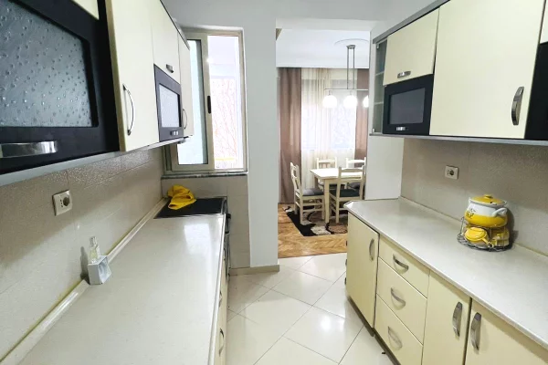 Appartamento in affitto a Tirana 3+1, Arredato