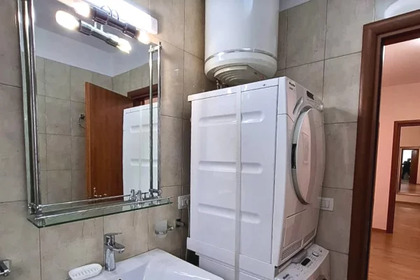 Shtepi me qera Apartament ne Tirane, 2+1, Mobilimi E mobiluar, Pagesa 750  Euro.