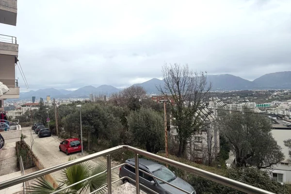 Shtepi me qera Apartament ne Tirane, 1+1, Mobilimi E mobiluar, Pagesa 400  Euro.