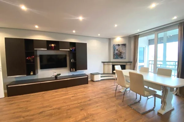 Shtepi me qera Apartament ne Tirane, 2+1, Mobilimi E mobiluar, Pagesa 1,000  Euro.