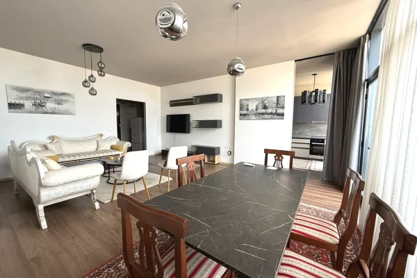 Shtepi ne shitje Apartament ne Tirane, 2+1, Mobilimi E mobiluar, Pagesa 199,000  Euro.