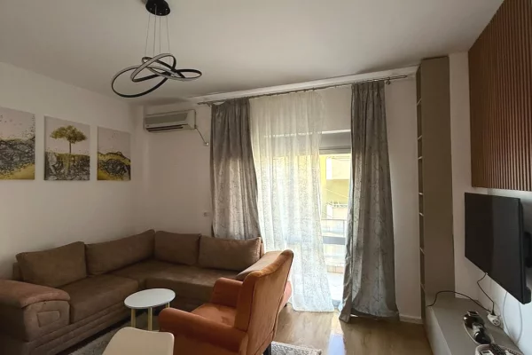 APARTAMENT ME QIRA 1+1 – FRESKU 
