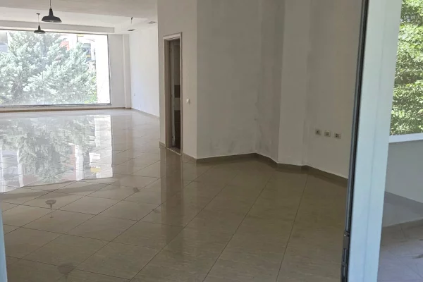 Perballe Delijorgjit  • 🏢 Hapesire ideale per shume lloje biznesi