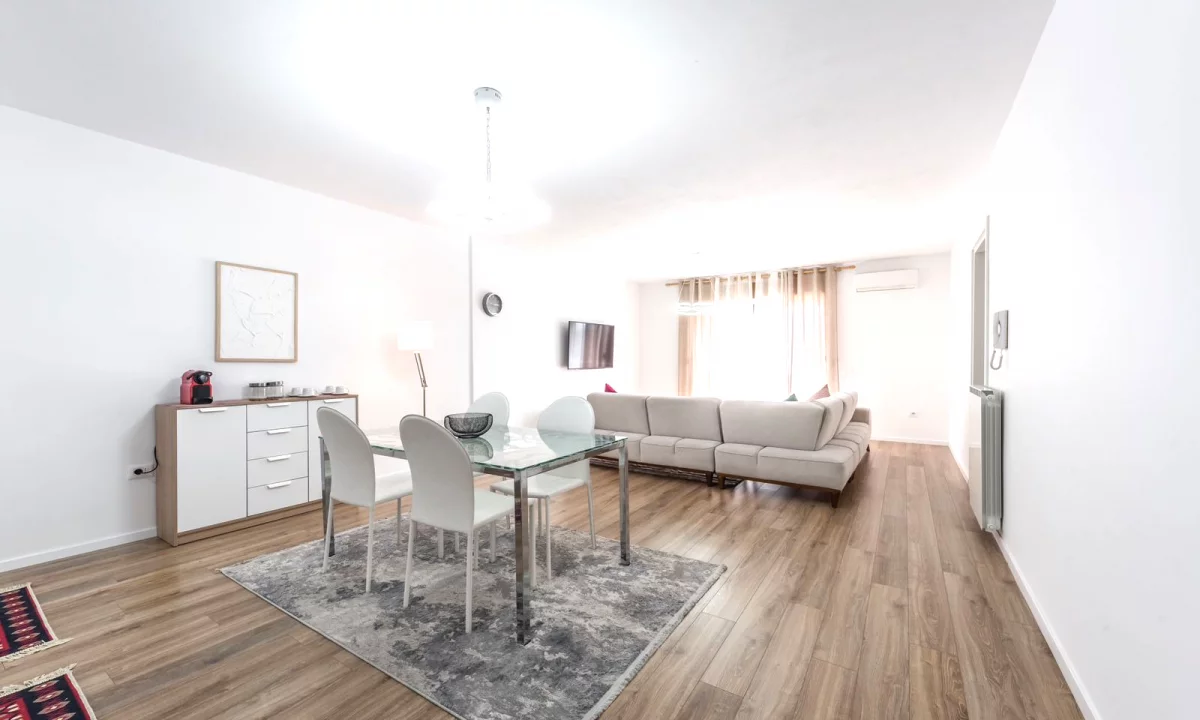 Shtepi me qera Apartament ne Tirane, 2+1, Mobilimi E mobiluar, Pagesa 1,500  Euro.