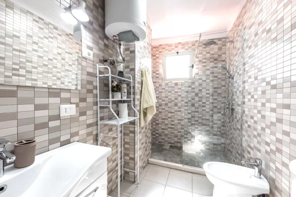 Shtepi me qera Apartament ne Tirane, 2+1, Mobilimi E mobiluar, Pagesa 1,500  Euro.