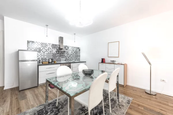 Shtepi me qera Apartament ne Tirane, 2+1, Mobilimi E mobiluar, Pagesa 1,500  Euro.