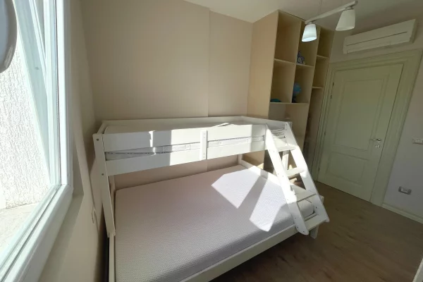 Shtepi me qera Apartament ne Tirane, 3+1, Mobilimi E mobiluar, Pagesa 100,000  Leke.