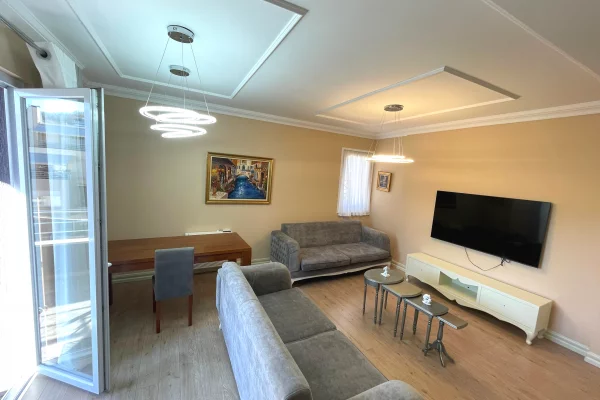 Shtepi me qera Apartament ne Tirane, 3+1, Mobilimi E mobiluar, Pagesa 100,000  Leke.