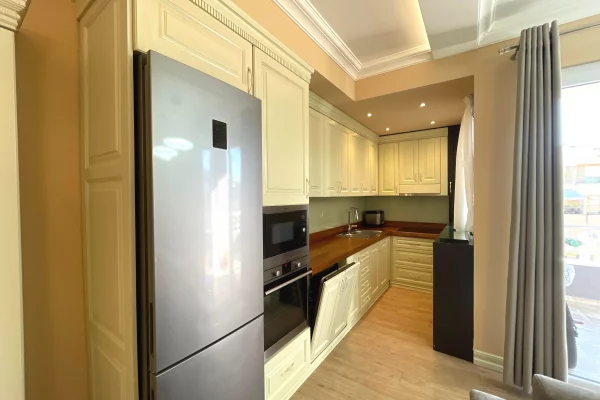 Shtepi me qera Apartament ne Tirane, 3+1, Mobilimi E mobiluar, Pagesa 100,000  Leke.