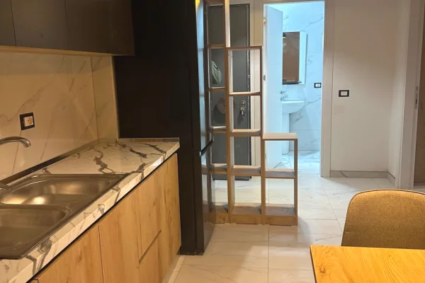 Shtepi me qera Apartament ne Tirane, 1+1, Mobilimi E mobiluar, Pagesa 450  Euro.