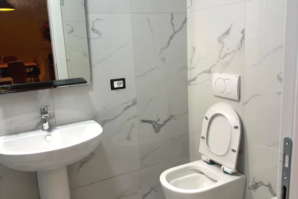 Shtepi me qera Apartament ne Tirane, 1+1, Mobilimi E mobiluar, Pagesa 450  Euro.