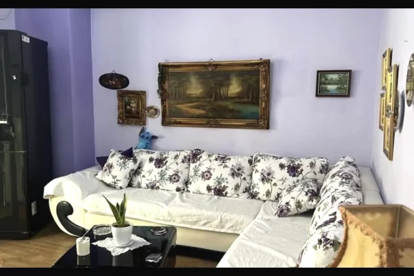 Shtepi me qera 2+1 ne Tirane - 60,000 Leke