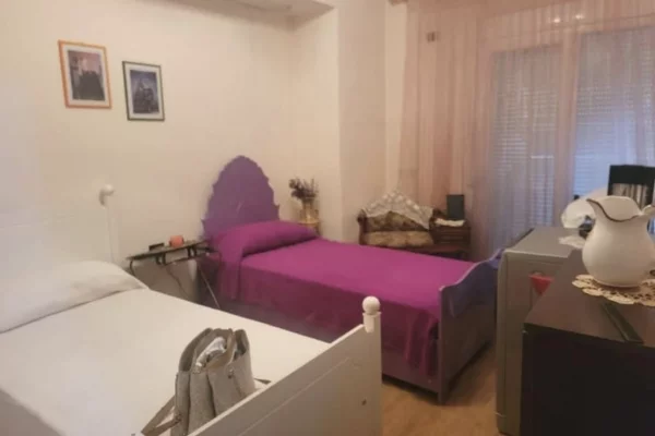 Shtepi me qera Apartament ne Tirane, 2+1, Mobilimi E mobiluar, Pagesa 60,000  Leke.