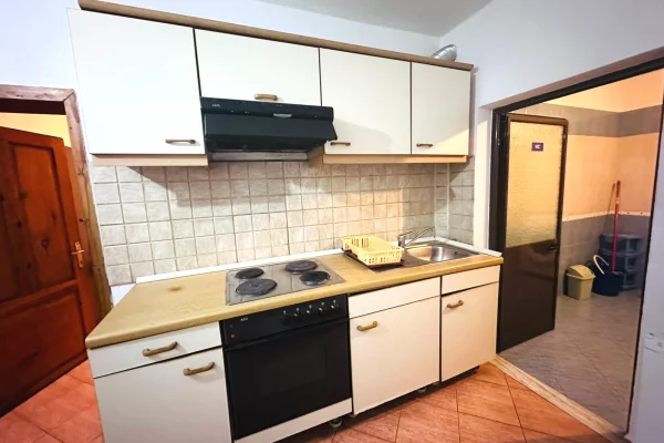 Shtepi me qera Apartament ne Tirane, 1+1, Mobilimi E mobiluar, Pagesa 35,000  Leke.