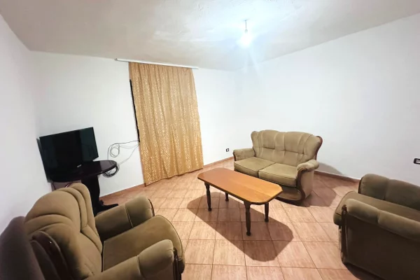 Shtepi me qera 1+1 ne Tirane - 35,000 Leke