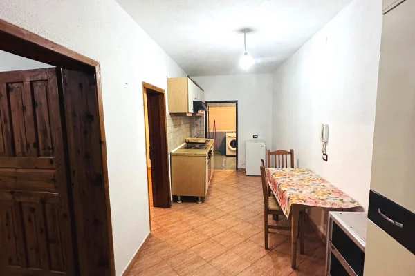 Shtepi me qera Apartament ne Tirane, 1+1, Mobilimi E mobiluar, Pagesa 35,000  Leke.