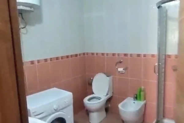 Shtepi me qera Apartament ne Tirane, 2+1, Mobilimi E mobiluar, Pagesa 198,000  Euro.