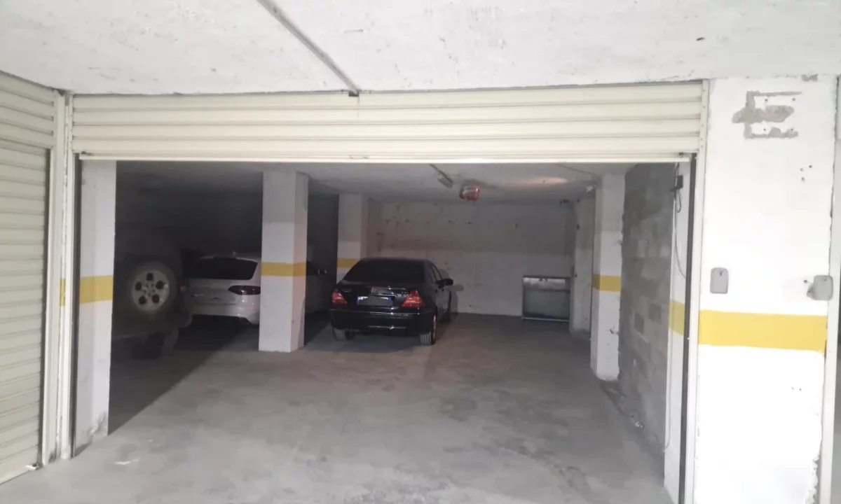 Magazine per shitje perballe Delijorgjit