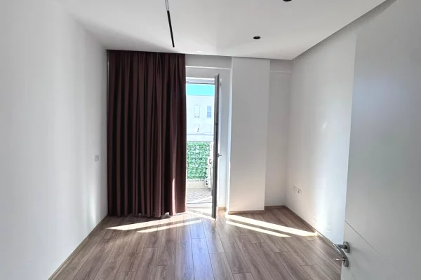 ZYRE/ APARTAMENT ME QIRA 2+1+2 – KOMUNA E PARISIT 