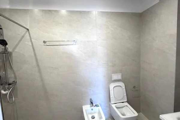 ZYRE/ APARTAMENT ME QIRA 2+1+2 – KOMUNA E PARISIT 