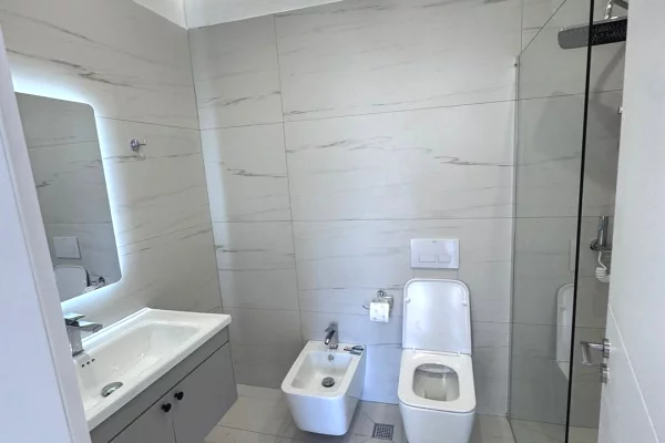 ZYRE/ APARTAMENT ME QIRA 2+1+2 – KOMUNA E PARISIT 