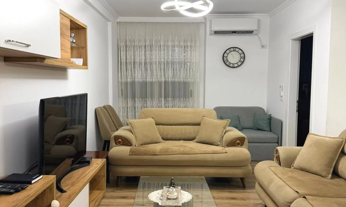 Appartamento in affitto a Tirana 1+1, Arredato