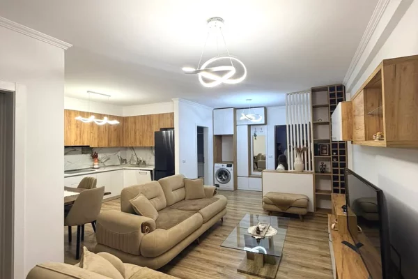 Appartamento in affitto a Tirana 1+1, Arredato