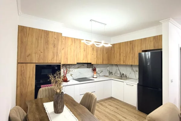 Appartamento in affitto a Tirana 1+1, Arredato