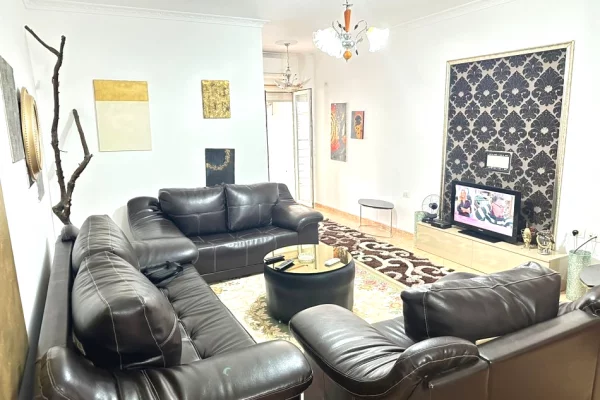 Jepet me qera apartament 2+1 te Zogu I Zi