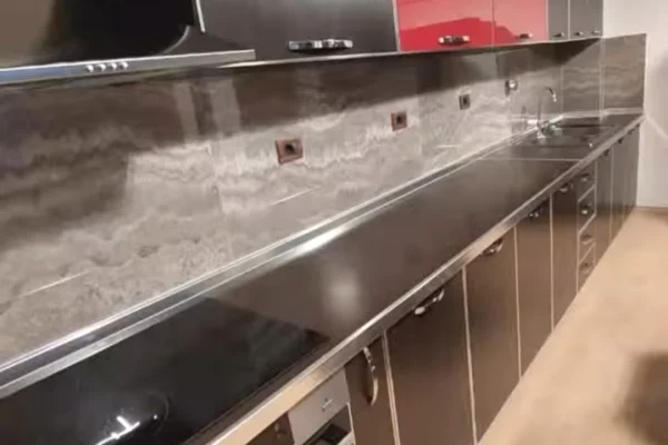 Shtepi ne shitje Apartament ne Tirane, 2+1, Mobilimi E mobiluar, Pagesa 303,600  Euro.