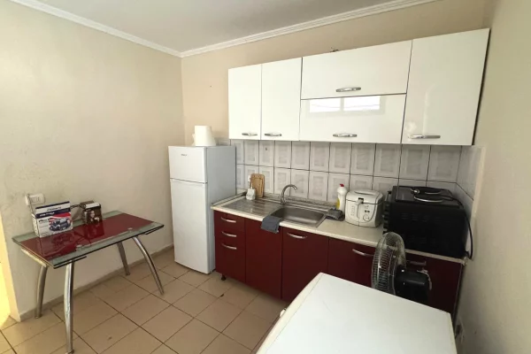 Shtepi me qera Apartament ne Tirane, 2+1, Mobilimi E mobiluar, Pagesa 550  Euro.