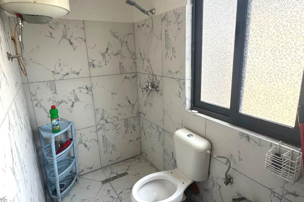 Shtepi me qera Apartament ne Tirane, 2+1, Mobilimi E mobiluar, Pagesa 550  Euro.