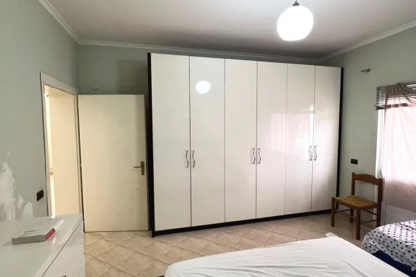 Shtepi me qera Apartament ne Tirane, 2+1, Mobilimi E mobiluar, Pagesa 450  Euro.