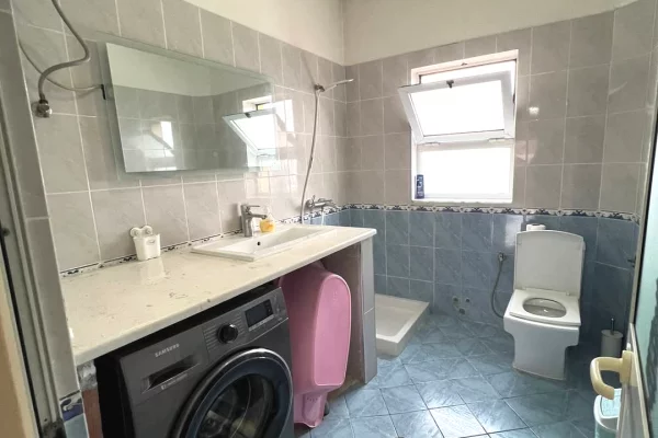 Shtepi me qera Apartament ne Tirane, 2+1, Mobilimi E mobiluar, Pagesa 450  Euro.