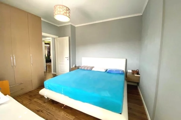 Shtepi ne shitje Apartament ne Tirane, 2+1, Mobilimi E mobiluar, Pagesa 350,000  Euro.