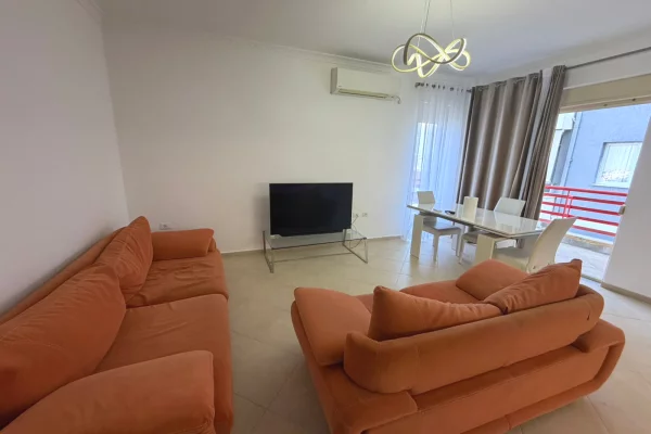 Shtepi ne shitje Apartament ne Tirane, 2+1, Mobilimi E mobiluar, Pagesa 260,000  Euro.