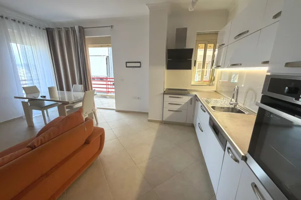 Shtepi ne shitje Apartament ne Tirane, 2+1, Mobilimi E mobiluar, Pagesa 260,000  Euro.