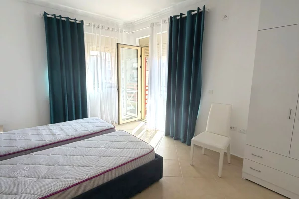 Shtepi me qera Apartament ne Tirane, 2+1, Mobilimi E mobiluar, Pagesa 800  Euro.