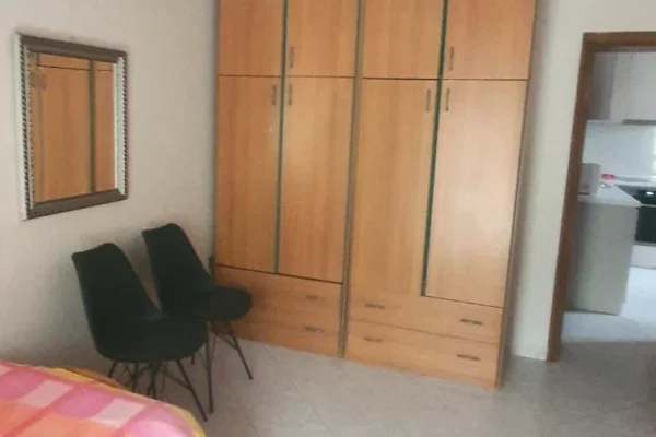 Shtepi me qera Apartament ne Tirane, 2+1, Mobilimi E mobiluar, Pagesa 500  Euro.