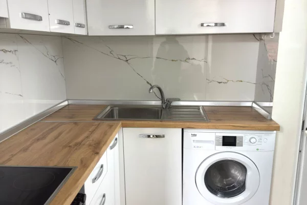 Shtepi me qera Apartament ne Tirane, 1+1, Mobilimi E mobiluar, Pagesa 35,000  Leke.