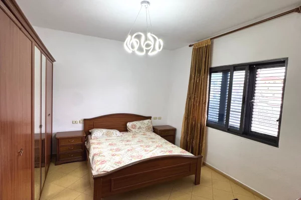 Shtepi me qera Apartament ne Tirane, 1+1, Mobilimi E mobiluar, Pagesa 35,000  Leke.