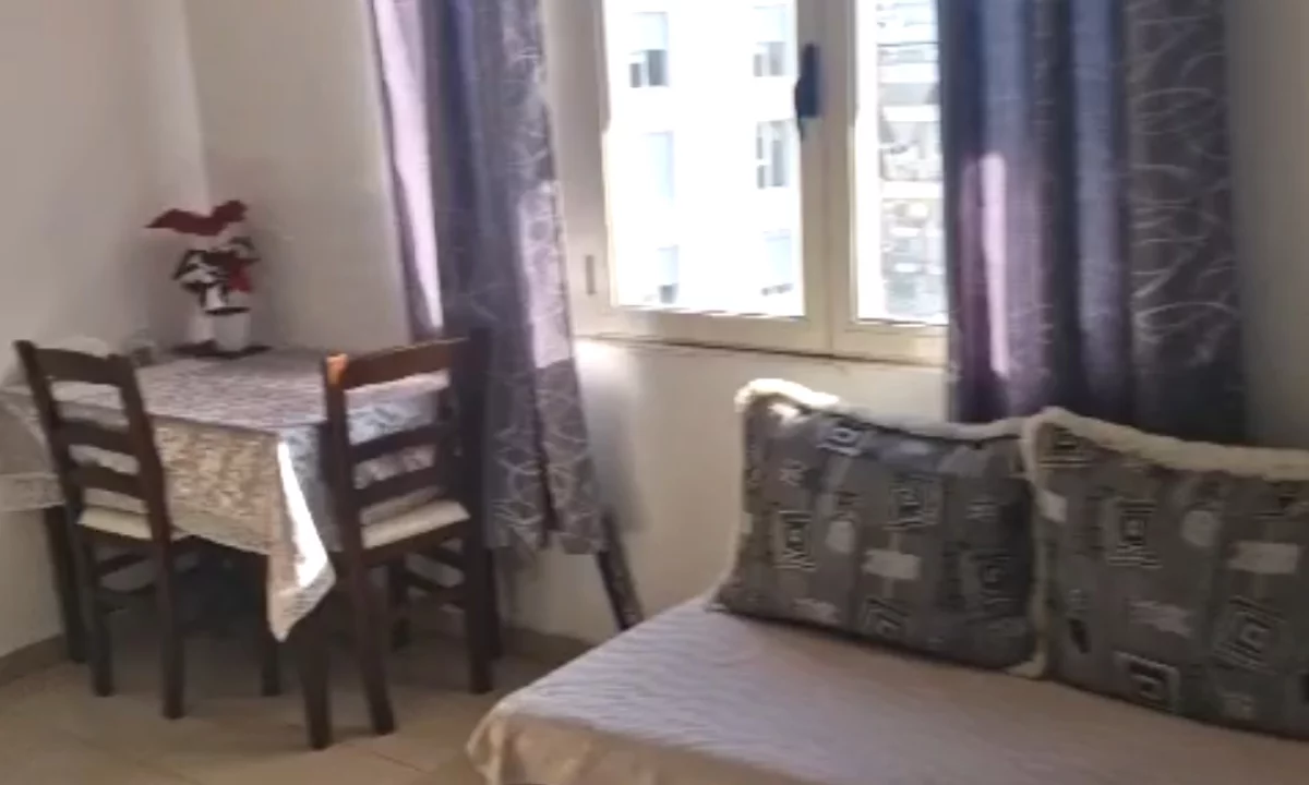 Shtepi me qera Apartament ne Tirane, 1+1, Mobilimi E mobiluar, Pagesa 35,000  Leke.
