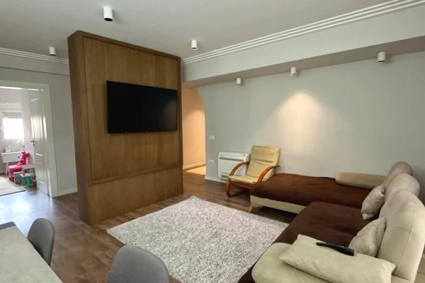 Shitet Apartament 3+1+2 - 21 Dhjetori