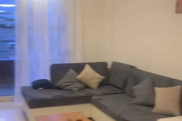 Apatament 1+1 për qera te rruga e Elbasanit