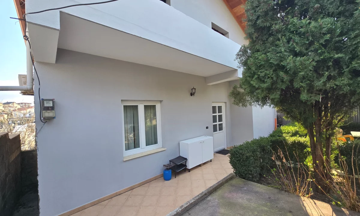 Private house for sale in Tirana 2+1, Emty
