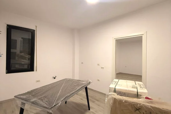 Shtepi me qera Apartament ne Tirane, 1+1, Mobilimi Bosh, pa mobiluar, Pagesa 80,000  Leke.