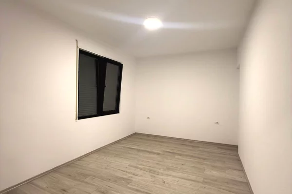 Shtepi me qera Apartament ne Tirane, 1+1, Mobilimi Bosh, pa mobiluar, Pagesa 80,000  Leke.