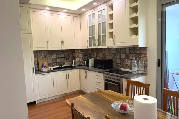 Appartamento in affitto a Tirana 2+1, Arredato